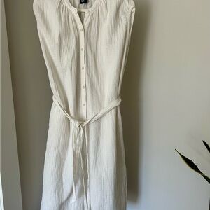 GAP medium petite white gauze tie waist dress/tunic w/ side vents.